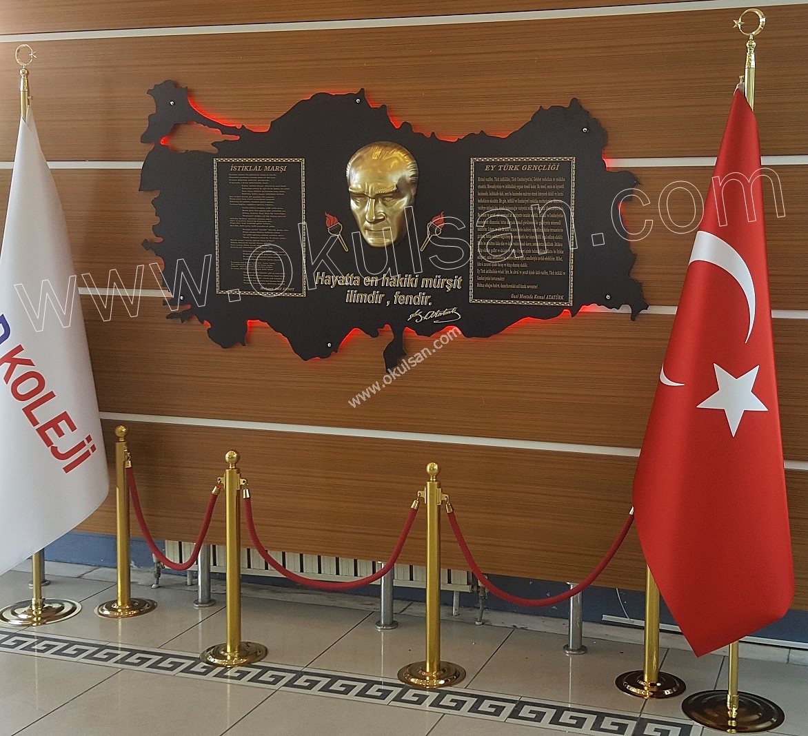 Işıklı Türkiye görselli Atatürk köşesi ve bayrak direkleri koruma bariyerleri set halinde fiyat